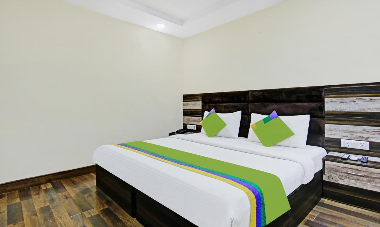 Hotel Singh Continetal Delhi  Exteriör bild