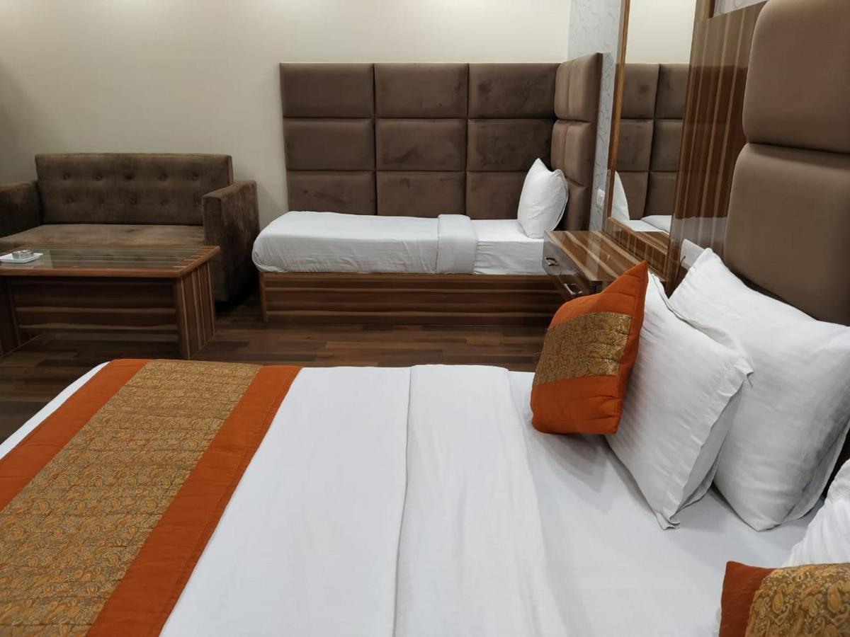 Hotel Singh Continetal Delhi  Exteriör bild