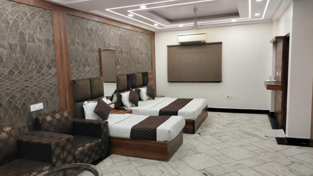 Hotel Singh Continetal Delhi  Exteriör bild