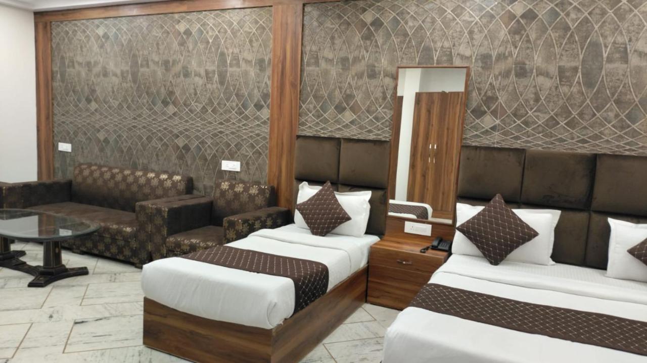 Hotel Singh Continetal Delhi  Exteriör bild