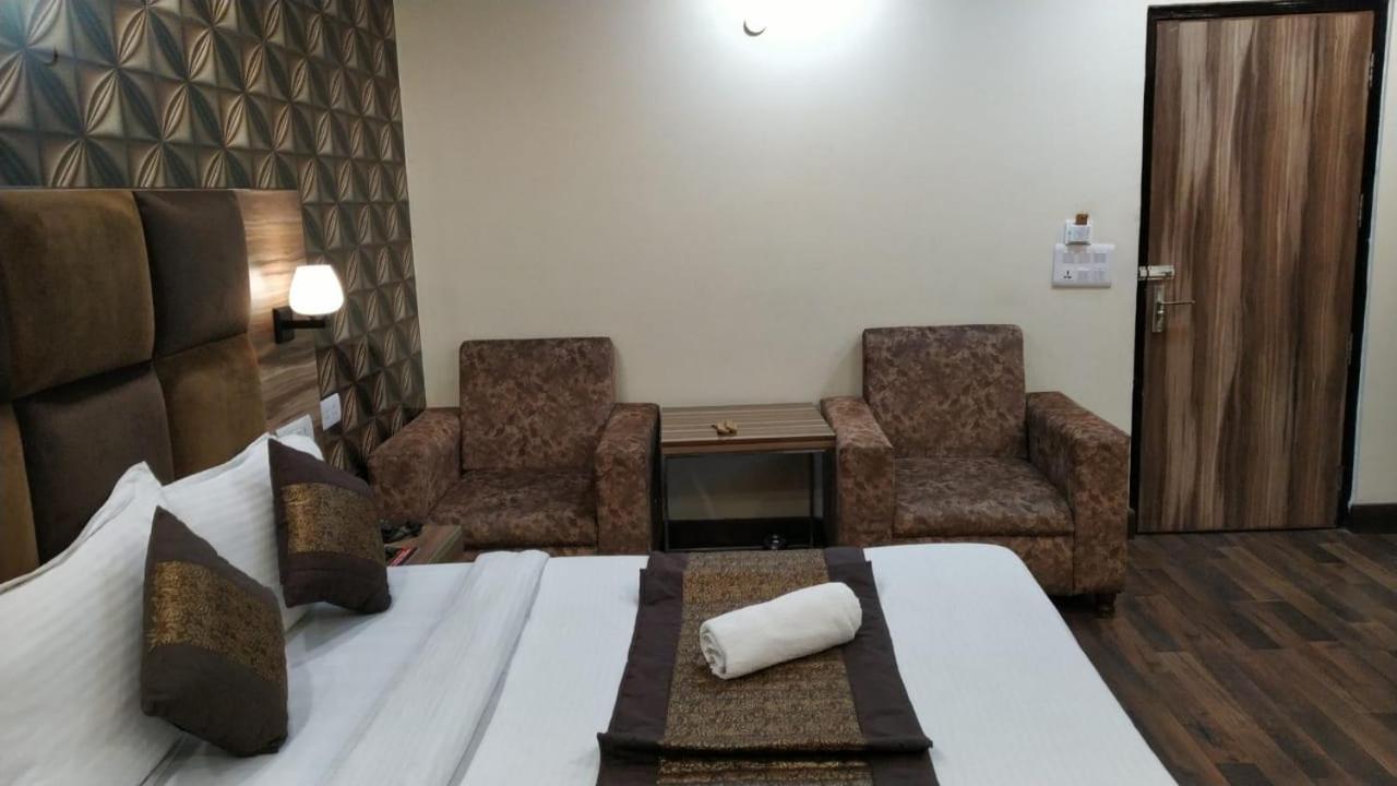 Hotel Singh Continetal Delhi  Exteriör bild
