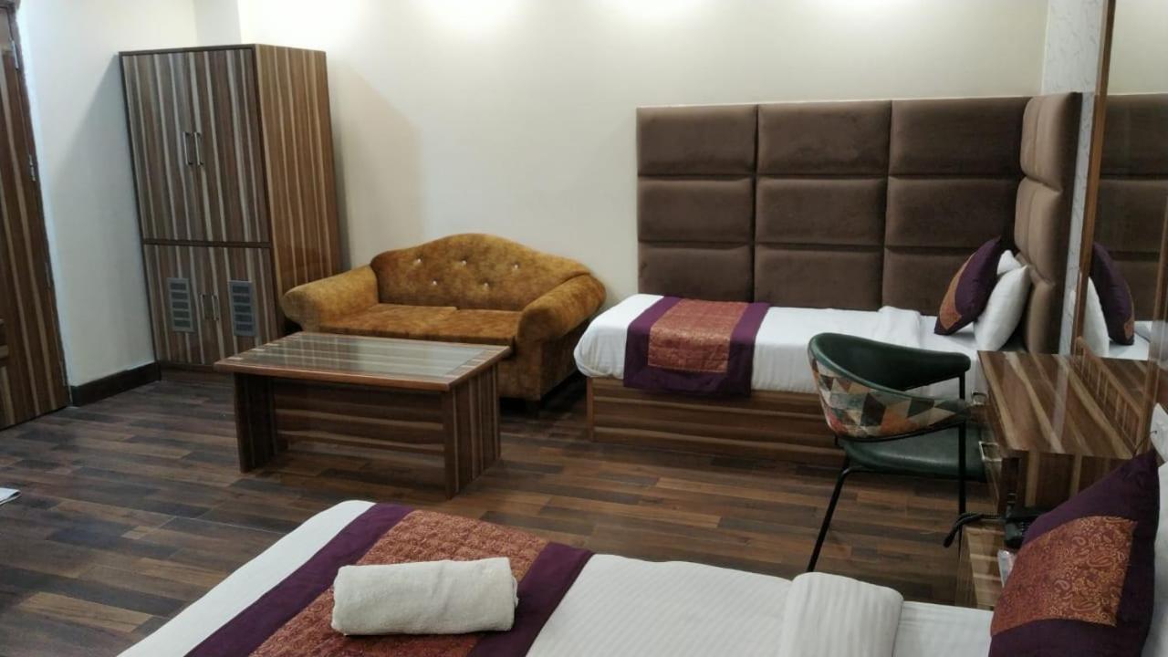 Hotel Singh Continetal Delhi  Exteriör bild