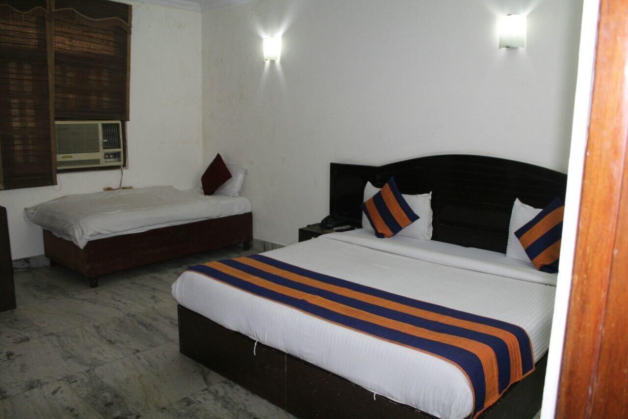 Hotel Singh Continetal Delhi  Exteriör bild