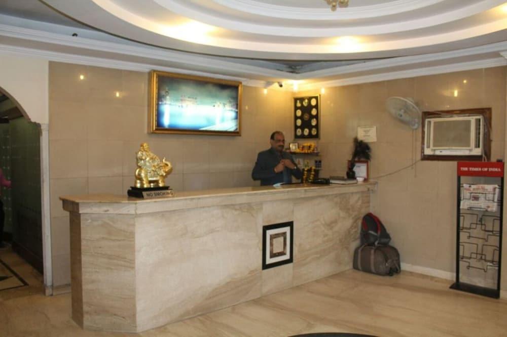 Hotel Singh Continetal Delhi  Exteriör bild
