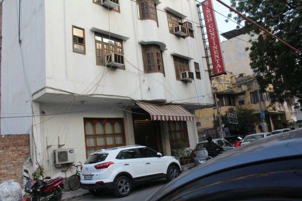 Hotel Singh Continetal Delhi  Exteriör bild