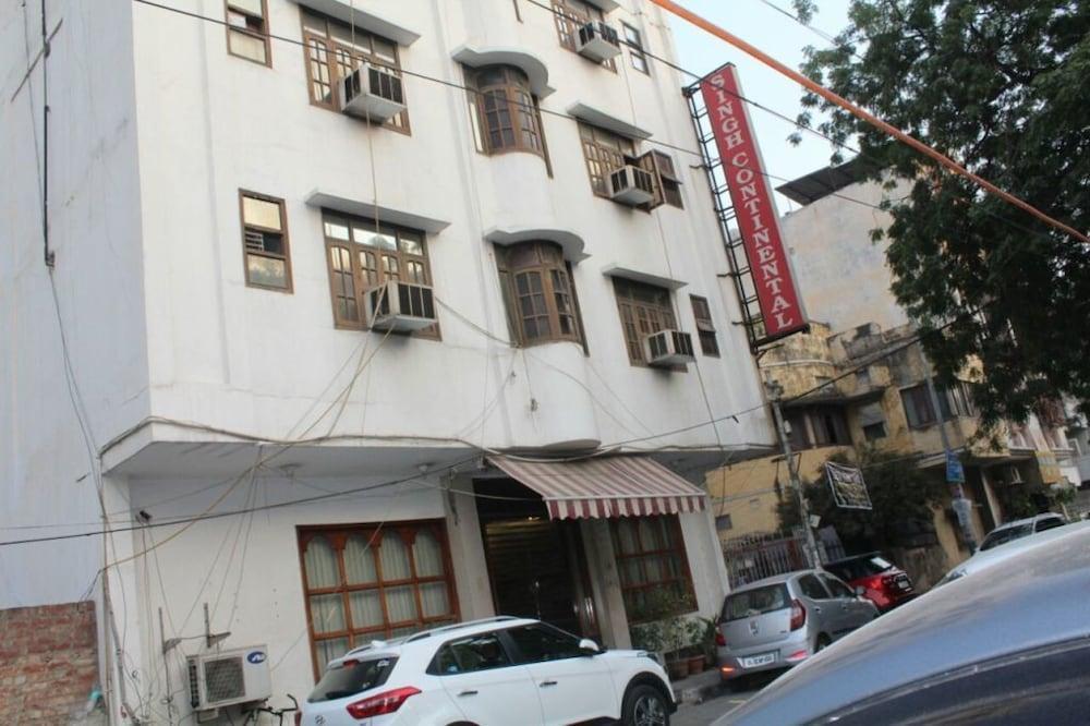 Hotel Singh Continetal Delhi  Exteriör bild